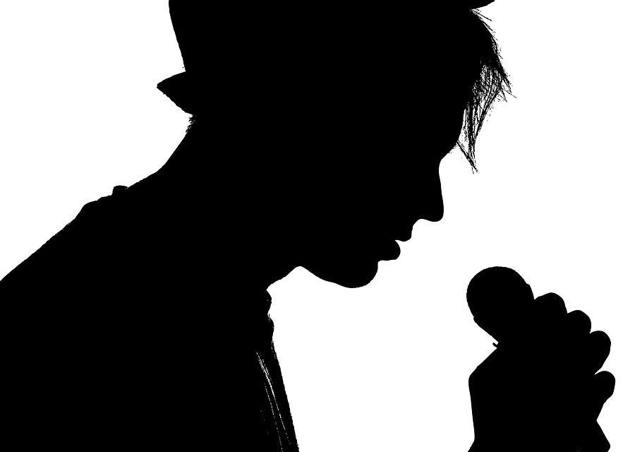 Derek Carr als Pop-Sänger: Man kann der hoch singen